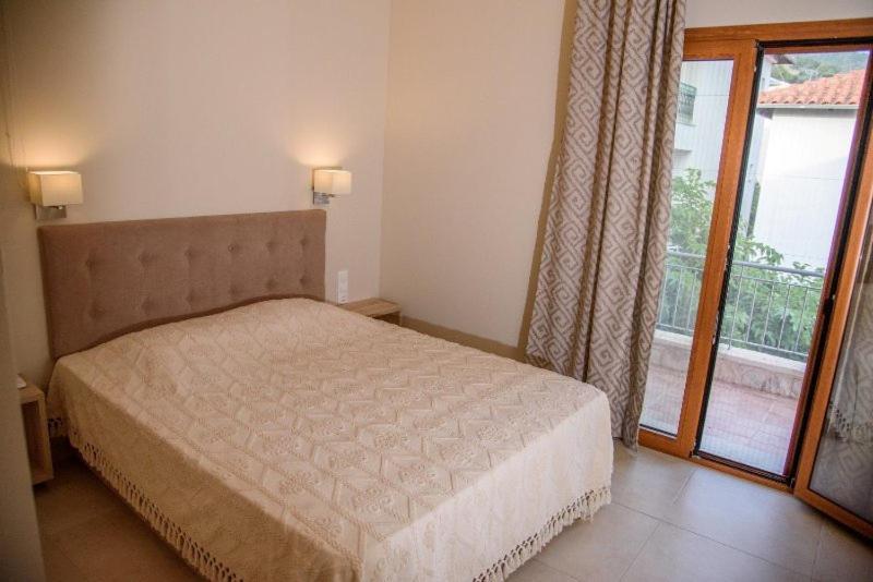 Zefiros Luxury Apartments ซิโวตา ภายนอก รูปภาพ